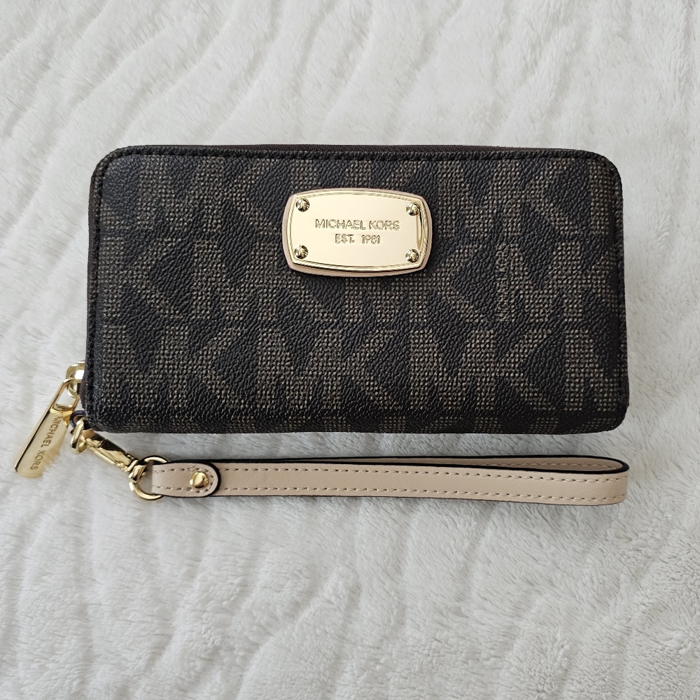 Michael Kors Jet Set Brown Wristlet Zipped Wallet
